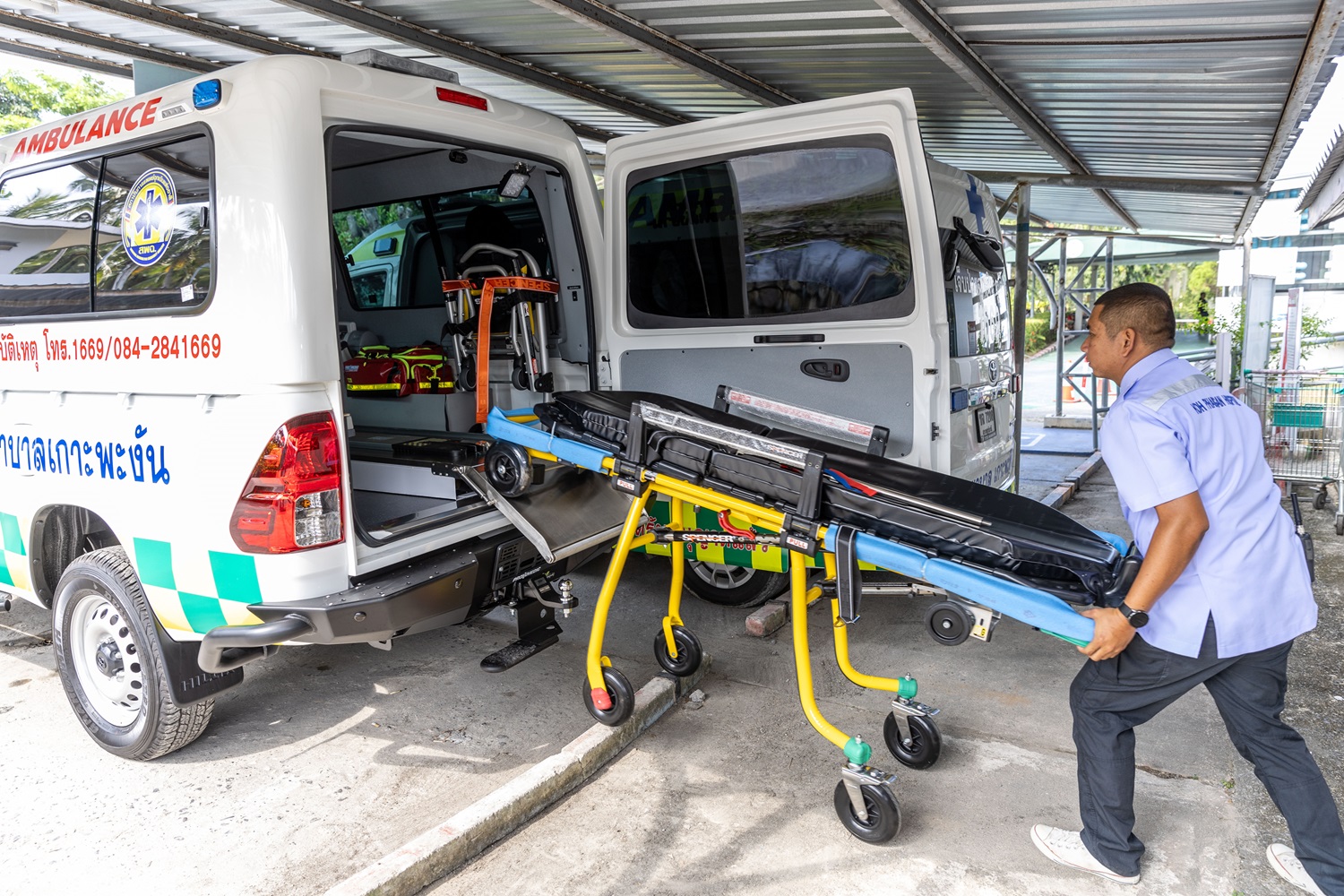 DMF in collaboration with Chevron and partners hands over an ambulance to Koh Phangan Hospital